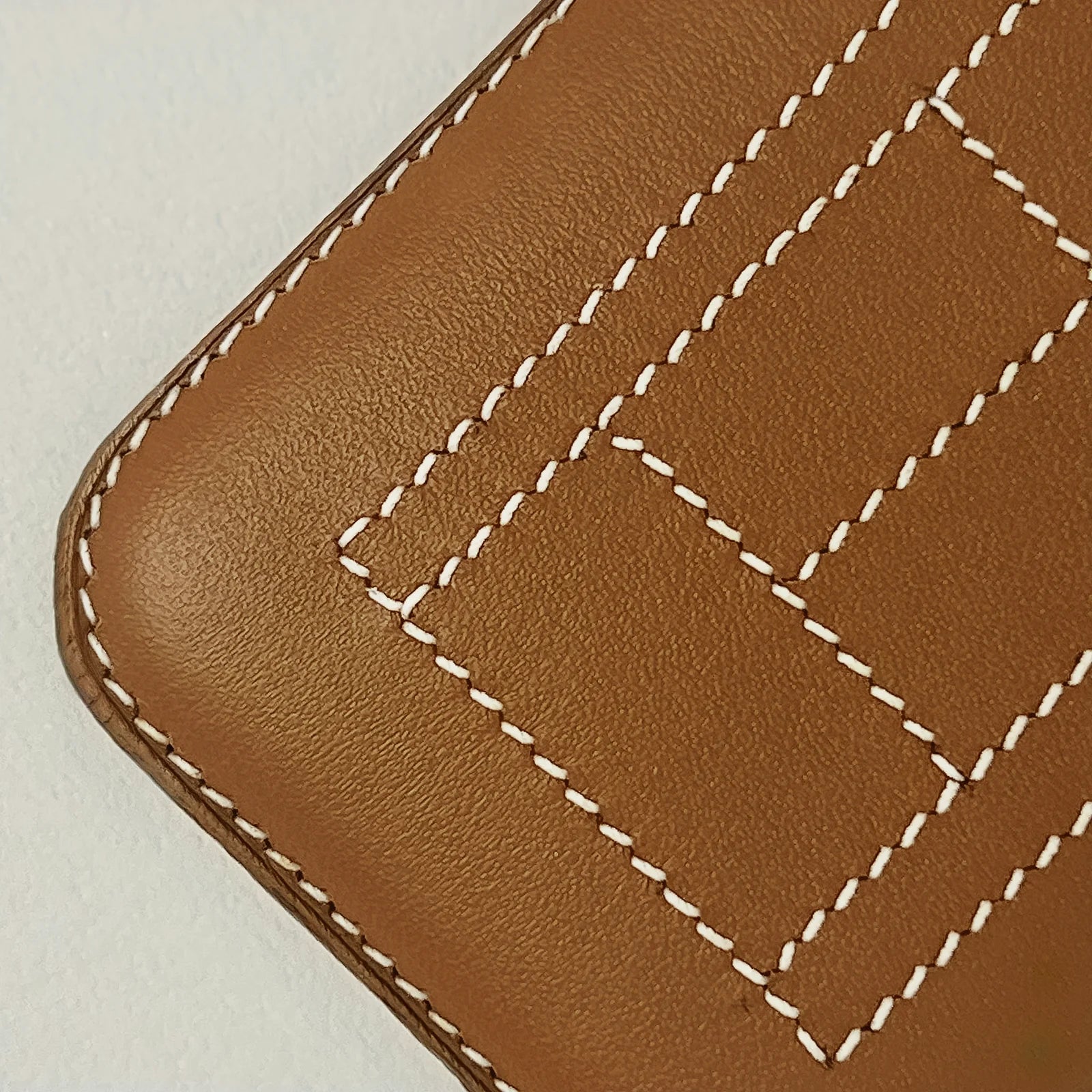 "Tennis Court" MagSafe card holder