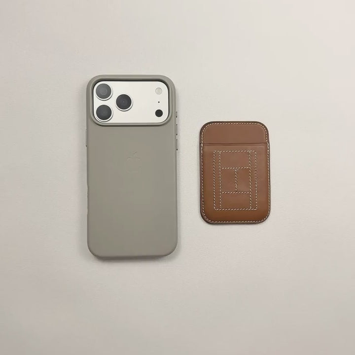 "Tennis Court" MagSafe card holder